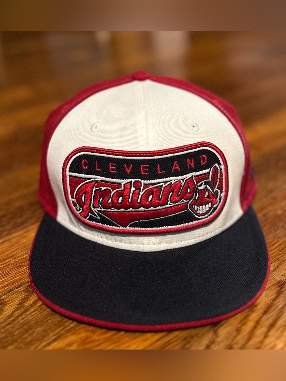 New Era 59FIFTY Cleveland Indians Retro Oval Script Pinwheel Fitted Cap
